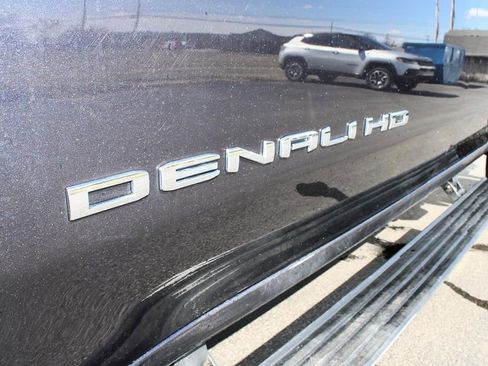 Used 2024 GMC Sierra 2500 Denali Ultimate image 16