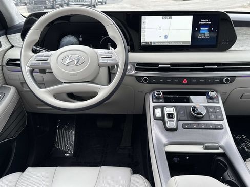 Used 2025 Hyundai Palisade Calligraphy image 2