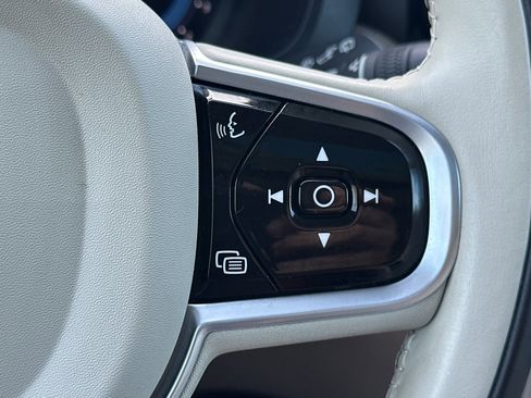 Certified 2023 Volvo XC60 B5 Plus w/ Protection Package Premier image 29