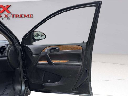 Used 2011 Buick Enclave CX image 47