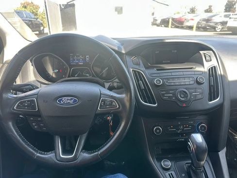 Used 2016 Ford Focus SE w/ Equipment Group 201A FWD image 27