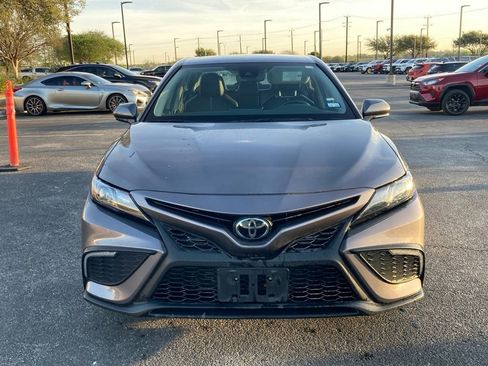 Used 2024 Toyota Camry SE image 2