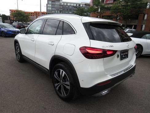 Used 2026 Mercedes-Benz GLA 250 4MATIC image 2