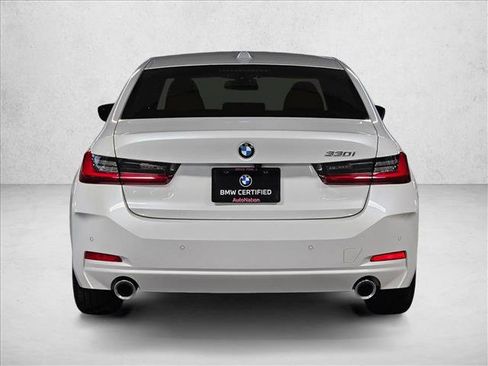 Certified 2025 BMW 330i Sedan w/ Premium Package image 6