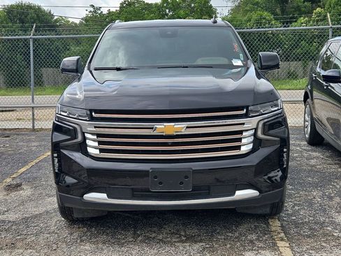 Used 2023 Chevrolet Suburban High Country AWD/4WD image 5