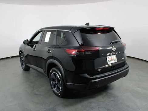Certified 2024 Nissan Rogue SV FWD image 16