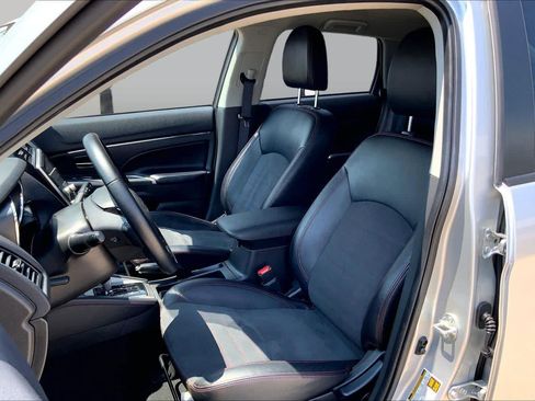 Used 2025 Mitsubishi Outlander Sport SE AWD/4WD image 8