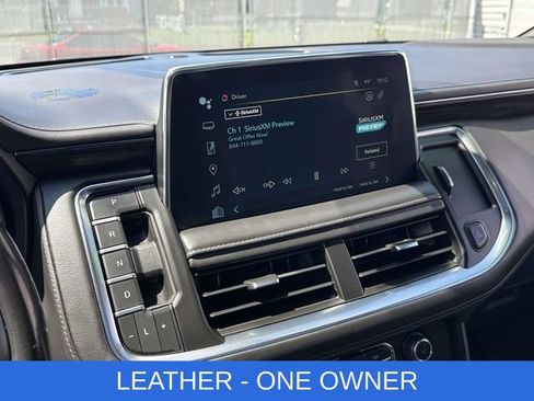 Used 2022 Chevrolet Suburban LT AWD/4WD image 3
