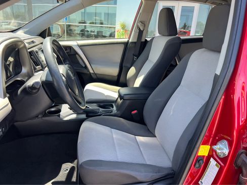 Used 2015 Toyota RAV4 LE FWD image 27