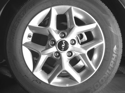 Used 2025 Kia Soul LX w/ LX Technology Package image 14