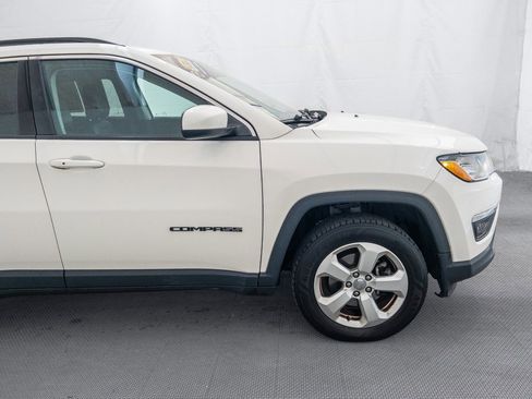 Used 2018 Jeep Compass Latitude w/ Popular Equipment Group image 5