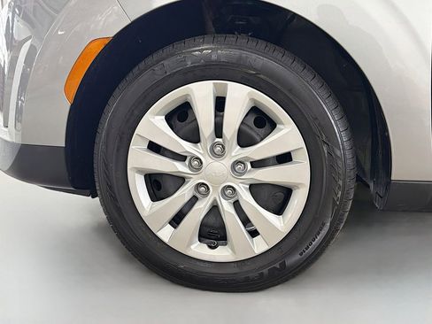 Used 2024 Kia Soul LX image 29