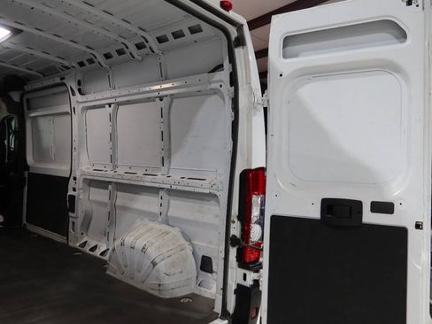 Used 2024 RAM ProMaster 2500 w/ Convenience Group FWD image 17
