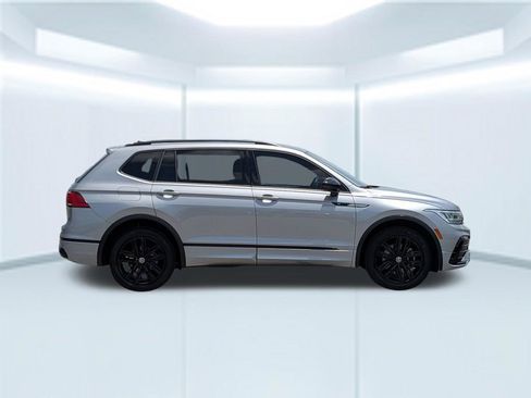 Used 2022 Volkswagen Tiguan SE R-Line FWD image 7