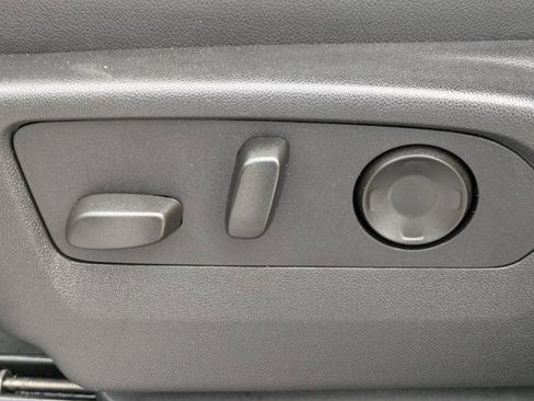 Used 2024 GMC Yukon AT4 w/ Technology Package image 18