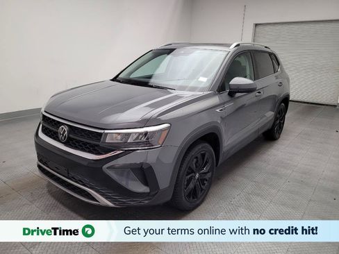 Used 2023 Volkswagen Taos SE w/ Panoramic Sunroof Package FWD image 1