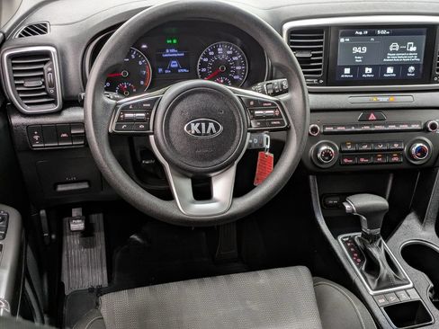 Used 2020 Kia Sportage LX AWD/4WD image 3