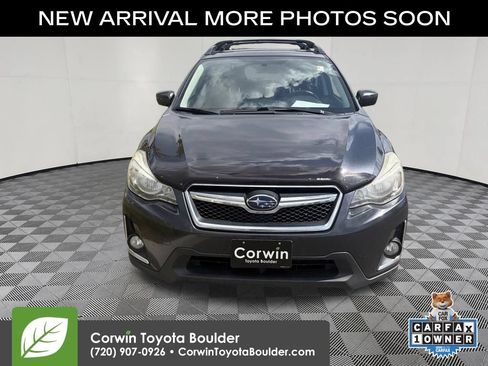 Used 2017 Subaru Crosstrek 2.0i Premium AWD/4WD image 2