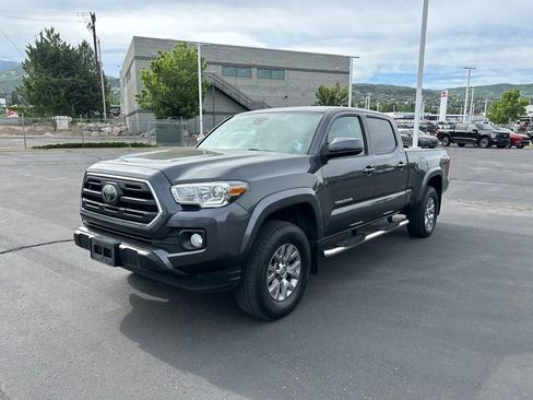 Used 2019 Toyota Tacoma SR5 AWD/4WD image 9