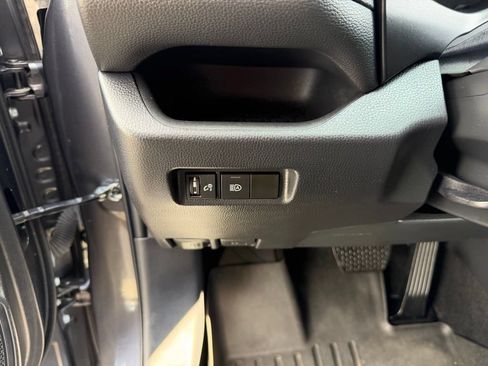 Used 2023 Toyota RAV4 XLE AWD/4WD image 21