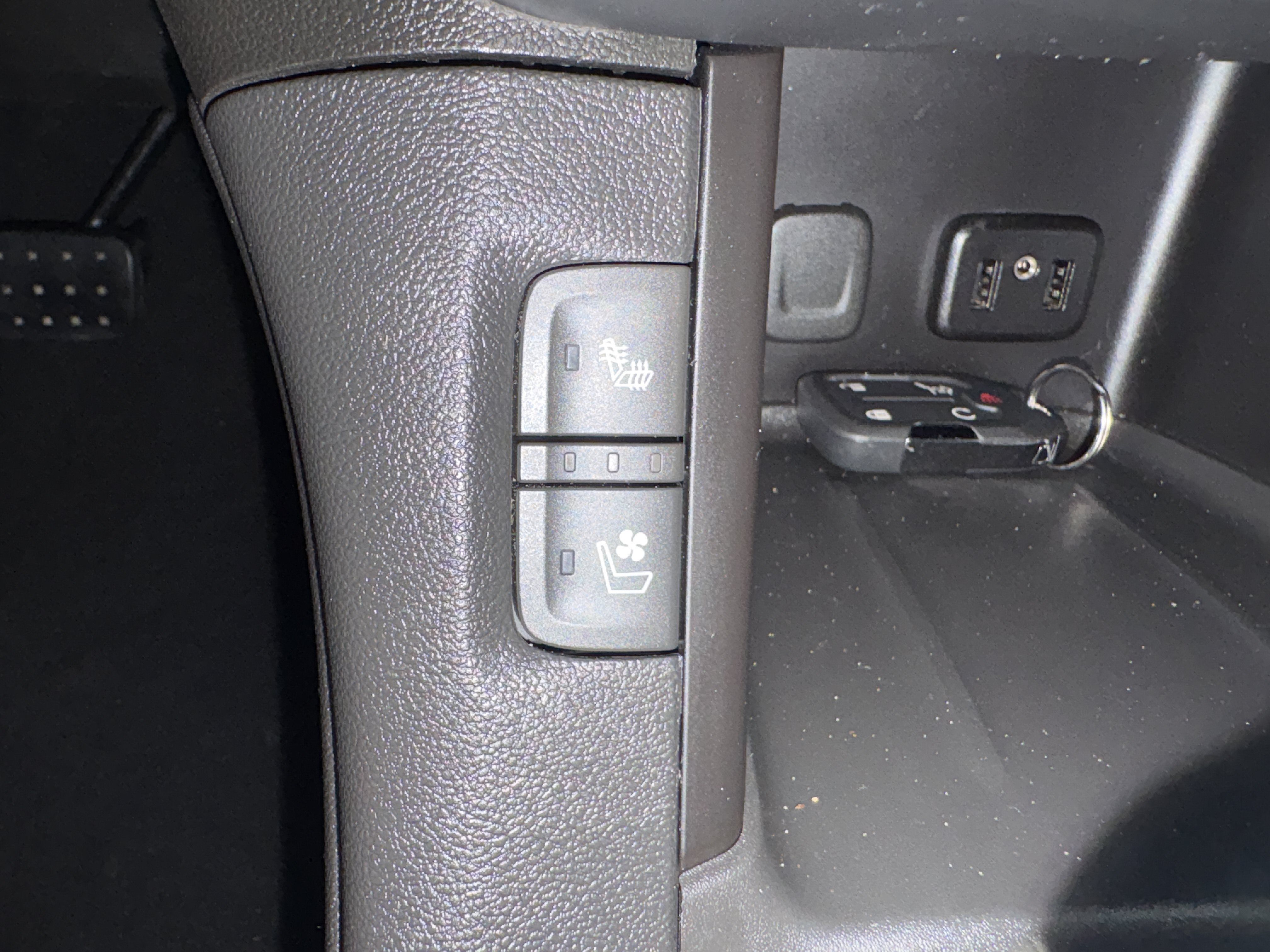 Used 2019 GMC Acadia Denali w/ Technology Package FWD image 19