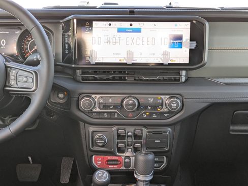 New 2026 Jeep Gladiator Mojave image 24