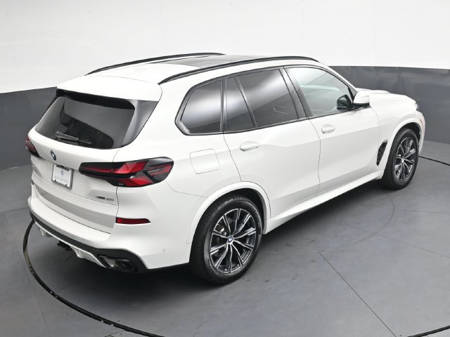 Used 2024 BMW X5 xDrive40i w/ M Sport Package AWD/4WD image 26