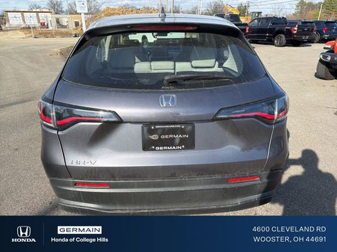 Used 2023 Honda HR-V LX image 7