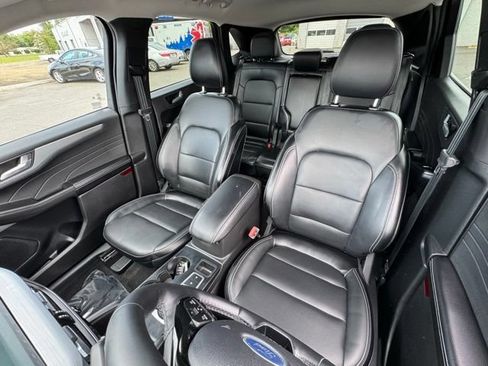 Used 2025 Ford Escape Platinum AWD/4WD image 21