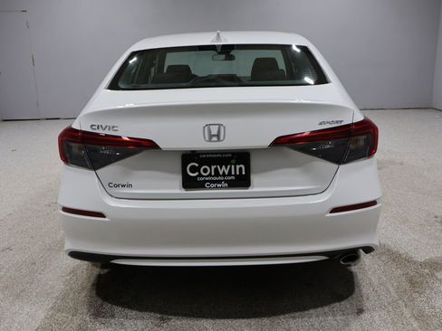 Used 2023 Honda Civic Sport image 3