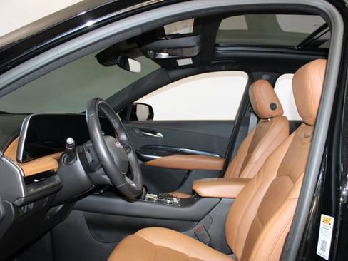 Certified 2024 Cadillac XT4 Sport AWD/4WD image 8