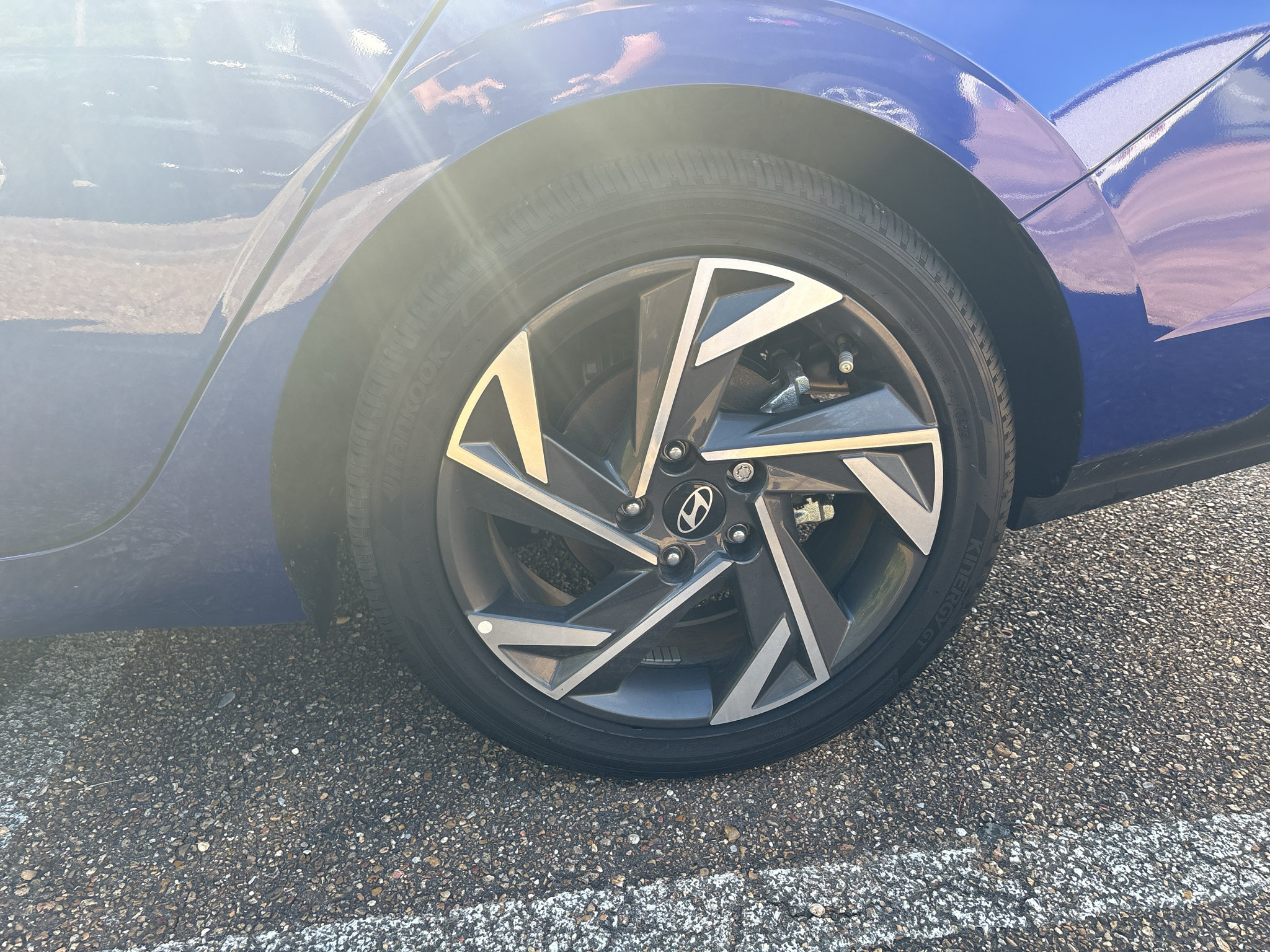 Used 2025 Hyundai Elantra Limited FWD image 5