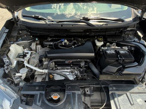Used 2017 Nissan Rogue SV AWD/4WD image 3