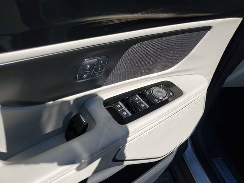 New 2026 Lincoln Nautilus Premier AWD/4WD image 18