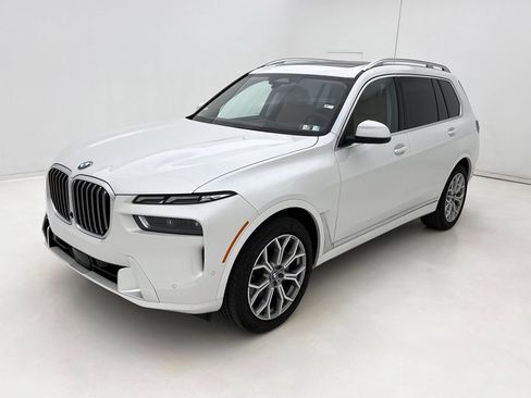 Certified 2026 BMW X7 xDrive40i w/ Premium Package image 4