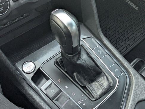 Used 2020 Volkswagen Tiguan SE image 24