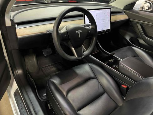 Used 2020 Tesla Model 3 Standard Range Plus image 6