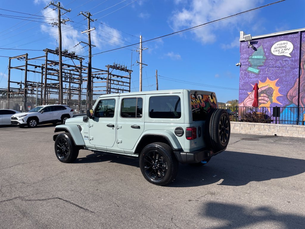 Certified 2024 Jeep Wrangler Unlimited Sahara AWD/4WD image 3