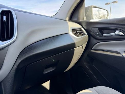 Used 2022 Chevrolet Equinox LS AWD/4WD image 24