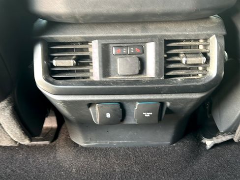 Used 2022 Ford F150 Lariat w/ Equipment Group 502A High AWD/4WD image 7