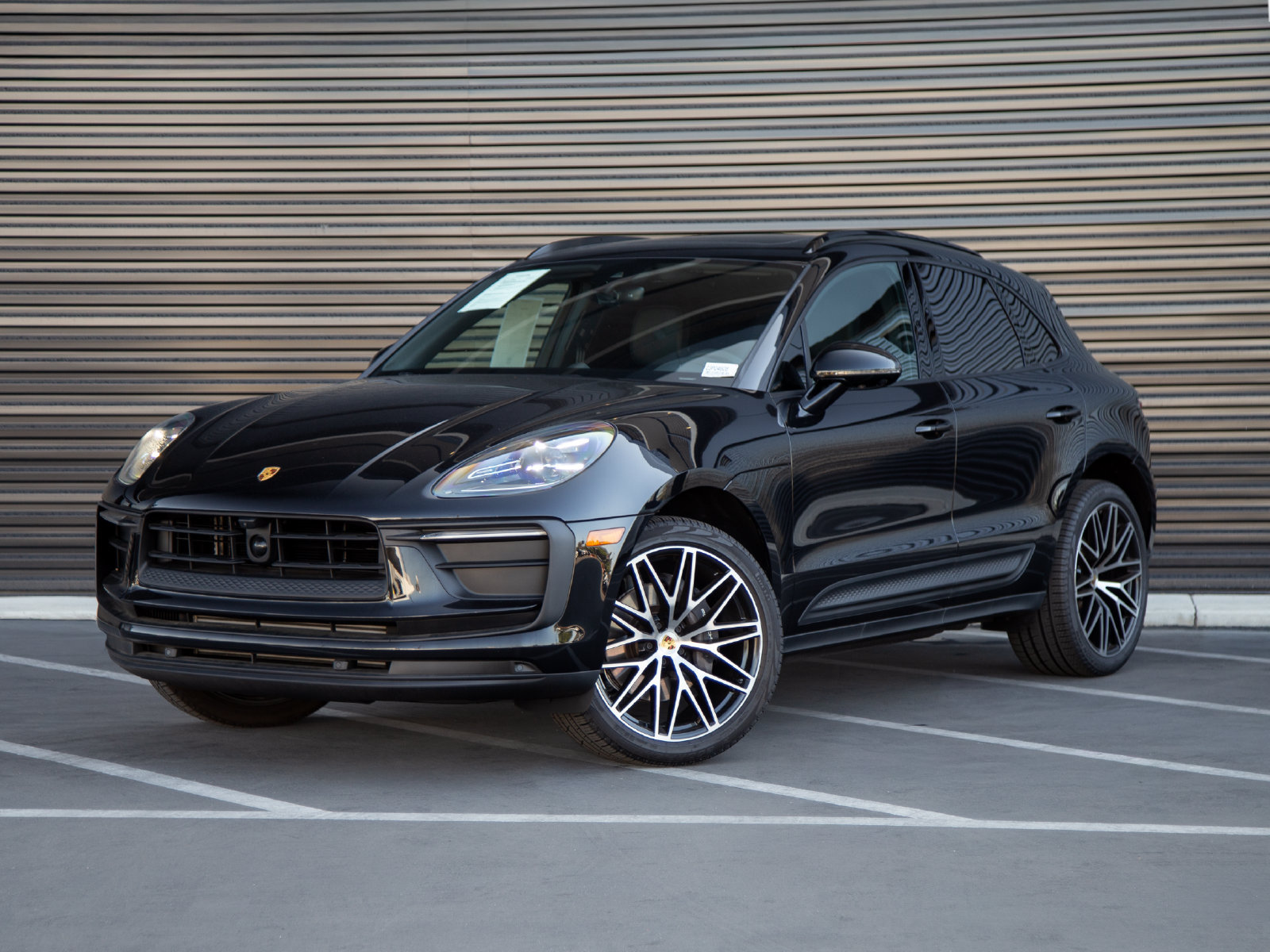 Certified 2026 Porsche Macan AWD/4WD image 1