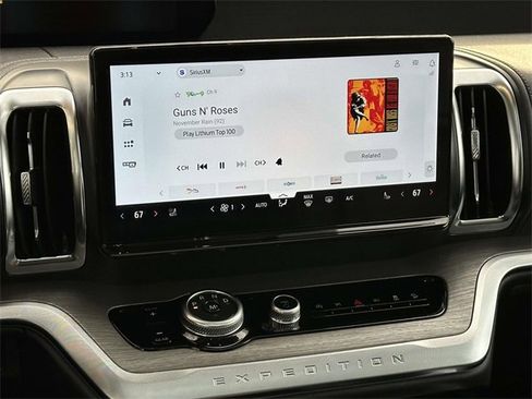 Used 2025 Ford Expedition Max Platinum image 11