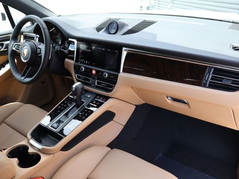 New 2026 Porsche Macan image 27