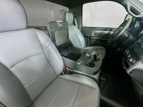 Used 2024 RAM 2500 Tradesman w/ Chrome Appearance Group image 14