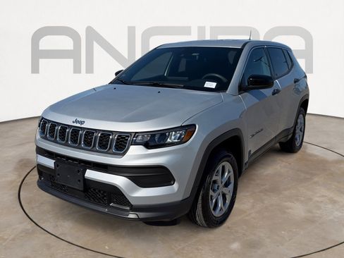 Used 2024 Jeep Compass Sport image 6