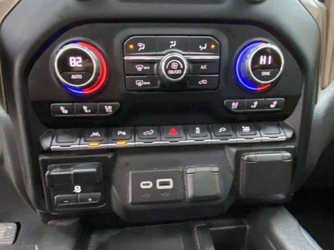 Used 2022 Chevrolet Silverado 1500 High Country w/ Technology Package image 22