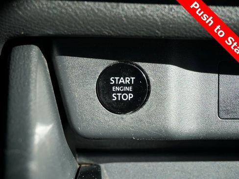 Used 2024 Nissan Rogue SV image 18