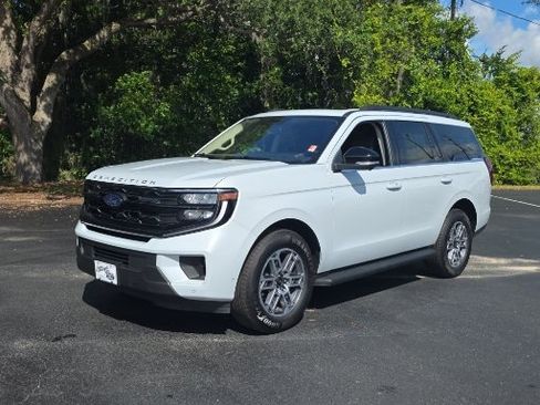 Certified 2025 Ford Expedition Active RWD image 9