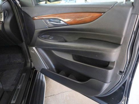 Used 2017 Cadillac Escalade Luxury AWD/4WD image 37