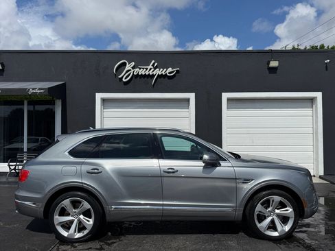 Used 2018 Bentley Bentayga Onyx Edition AWD/4WD image 2